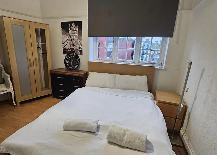 London Edgware Station Apartment